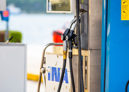 Tankao krivo gorivo pa ga pokušao istočiti iz rezervoara usisavačem