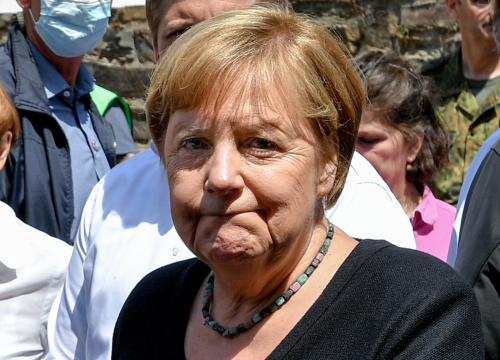 Merkel će imati 'samo' 15 tisuća eura mirovine, ali i vozača, tajnika, dvoje asistenata i daktilografa