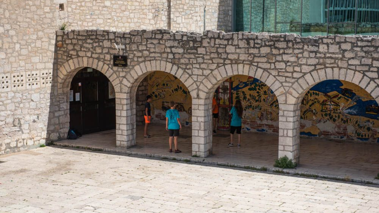 U gradskoj blagajni 383 tisuće kuna za radne bilježnice i marendu osnovaca iz siromašnijih obitelji