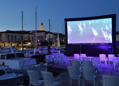 Počinje Betina film festival: Donosimo program tri bogate filmske večeri u betinskim kalama i morskom kinu