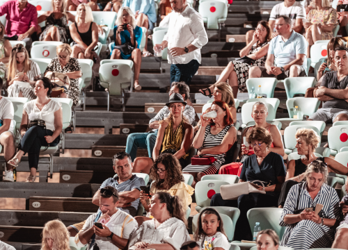 Fotografija 4 - Massimo na Mihovilu kao Mišo, publika je uglas pjevala s rukama u zraku!