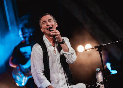 Fotografija 8 - Massimo na Mihovilu kao Mišo, publika je uglas pjevala s rukama u zraku!