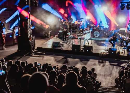 Fotografija 29 - Massimo na Mihovilu kao Mišo, publika je uglas pjevala s rukama u zraku!