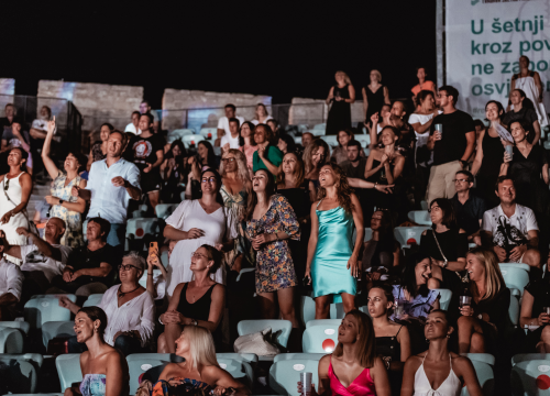 Fotografija 25 - Massimo na Mihovilu kao Mišo, publika je uglas pjevala s rukama u zraku!