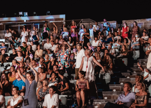 Fotografija 26 - Massimo na Mihovilu kao Mišo, publika je uglas pjevala s rukama u zraku!