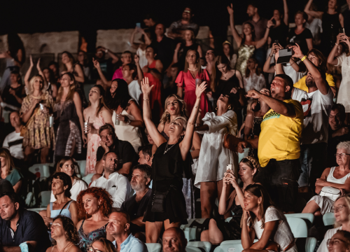 Fotografija 22 - Massimo na Mihovilu kao Mišo, publika je uglas pjevala s rukama u zraku!