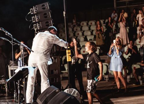 Fotografija 17 - Massimo na Mihovilu kao Mišo, publika je uglas pjevala s rukama u zraku!