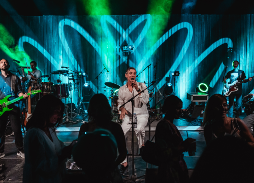 Fotografija 11 - Massimo na Mihovilu kao Mišo, publika je uglas pjevala s rukama u zraku!