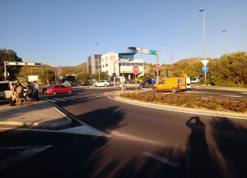 Fotografija 3 - Sudar tri vozila na raskrižju kod Petrola, dvije osobe ozlijeđene