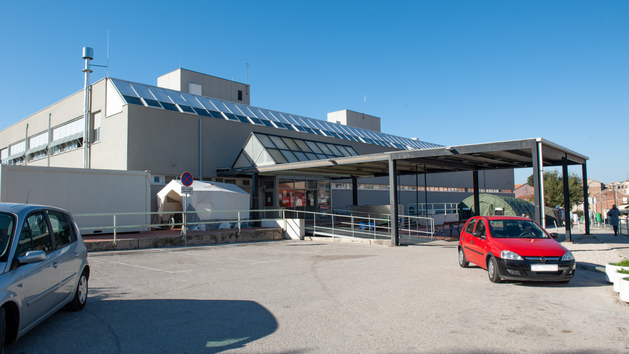 U županiji devet novooboljelih na 490 testiranih: Na liječenju u šibenskoj bolnici 16 pacijenata