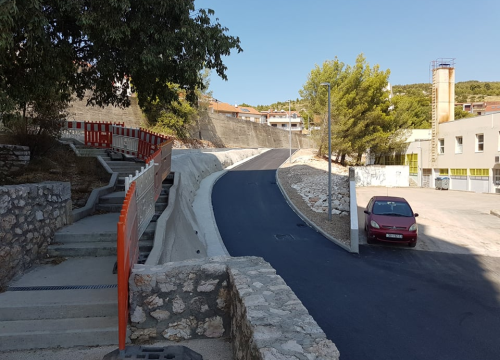 Fotografija 4 - Radovi na probijanju slijepe ulice kod OŠ Vidici pri kraju: Ostaje još postavljanje ograde i signalizacije