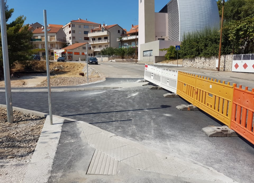 Fotografija 7 - Radovi na probijanju slijepe ulice kod OŠ Vidici pri kraju: Ostaje još postavljanje ograde i signalizacije