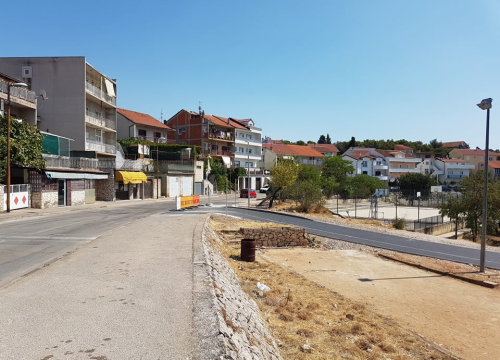 Fotografija 8 - Radovi na probijanju slijepe ulice kod OŠ Vidici pri kraju: Ostaje još postavljanje ograde i signalizacije