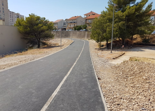 Fotografija 10 - Radovi na probijanju slijepe ulice kod OŠ Vidici pri kraju: Ostaje još postavljanje ograde i signalizacije