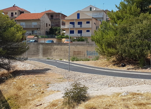 Fotografija 15 - Radovi na probijanju slijepe ulice kod OŠ Vidici pri kraju: Ostaje još postavljanje ograde i signalizacije