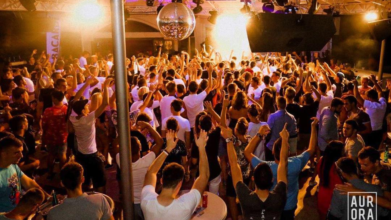 Ne propustite feštu za pamćenje u Aurori uz grupu Dalmatino