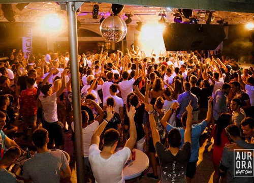 Ne propustite feštu za pamćenje u Aurori uz grupu Dalmatino