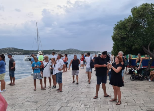 Fotografija 9 - Michael Jordan na luksuznoj jahti pristao za šibensku rivu, more ljudi došlo gledati privezivanje