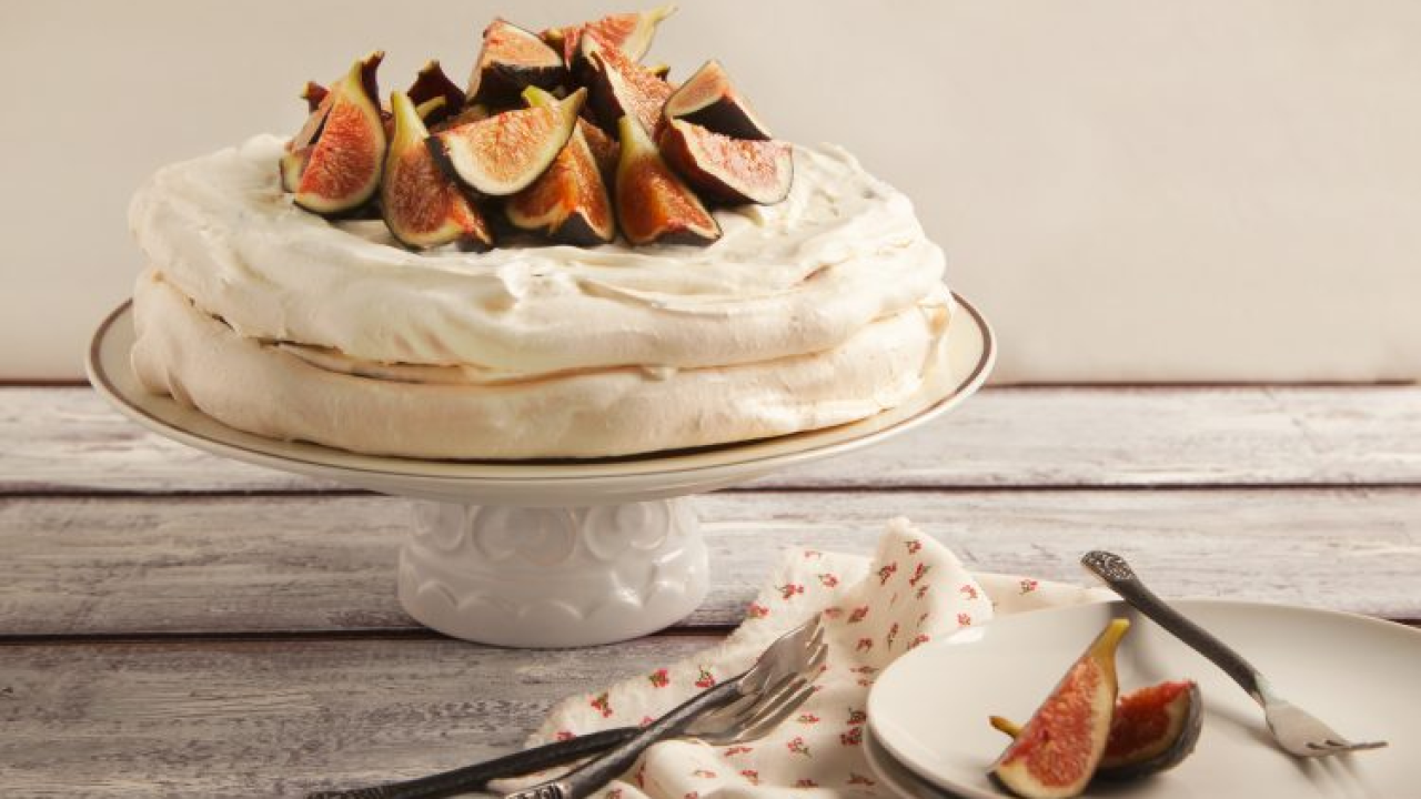 Neobična poslastica: Nepečena torta sa smokvama i sirom