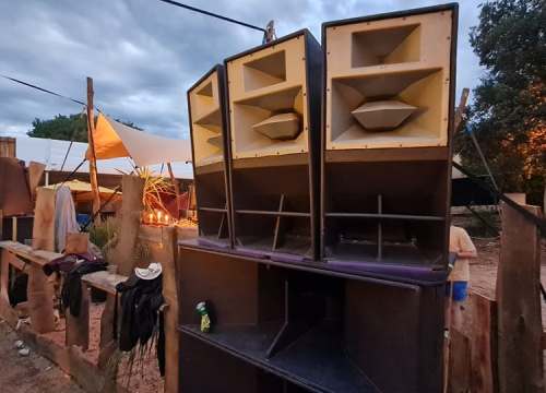 Fotografija 15 - Ljeto je malo popustilo, ali u Tisnom se i dalje pleše: 'Engleza na Gardenu ima ko Rusa'