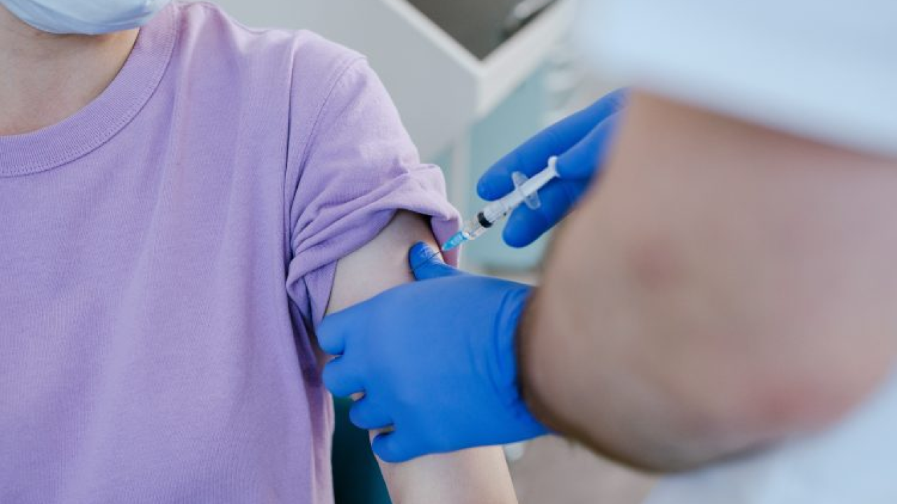 U Irskoj je više od 85 posto odraslih potpuno cijepljeno. Kako im je to uspjelo?