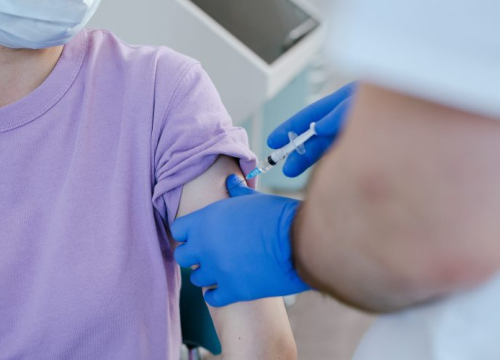 U Irskoj je više od 85 posto odraslih potpuno cijepljeno. Kako im je to uspjelo?