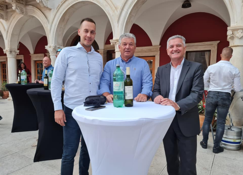 Fotografija 13 - Fešta pred katedralom za deseti rođendan Društva Juraj Dalmatinac: 'Nećemo stati na ovom, jačat ćemo i rasti'