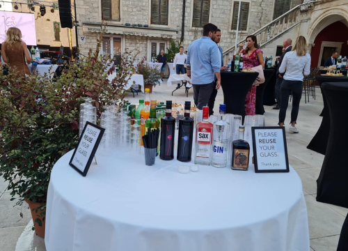 Fotografija 17 - Fešta pred katedralom za deseti rođendan Društva Juraj Dalmatinac: 'Nećemo stati na ovom, jačat ćemo i rasti'