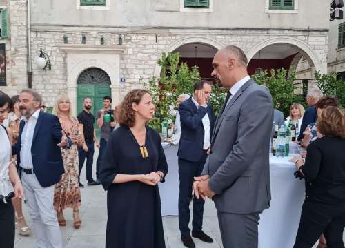 Fotografija 26 - Fešta pred katedralom za deseti rođendan Društva Juraj Dalmatinac: 'Nećemo stati na ovom, jačat ćemo i rasti'