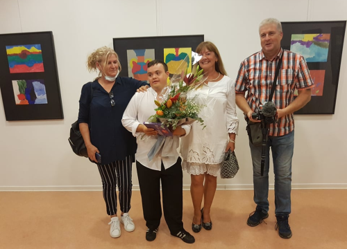 U šibenskoj knjižnici otvorena izložba Petra Krešimira Bralića: 'Drago mi je da ste ovdje i volim vas sve'