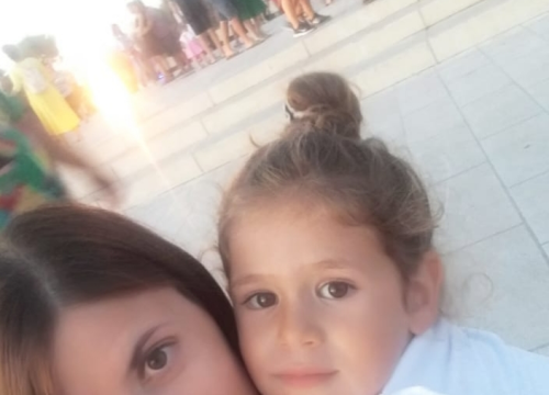 Fotografija 5 - Poznati domaći lanac i ove godine pripremio iznenađenja za prvašiće svojih zaposlenika!