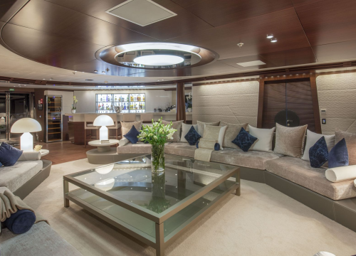 Fotografija 8 - Jahta čiji tjedni najam košta 300 tisuća eura mami poglede na Zlarinu, pogledajte kakva je iznutra