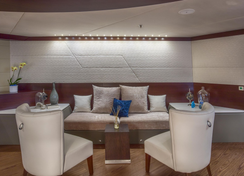 Fotografija 7 - Jahta čiji tjedni najam košta 300 tisuća eura mami poglede na Zlarinu, pogledajte kakva je iznutra