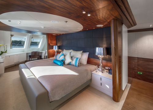 Fotografija 9 - Jahta čiji tjedni najam košta 300 tisuća eura mami poglede na Zlarinu, pogledajte kakva je iznutra