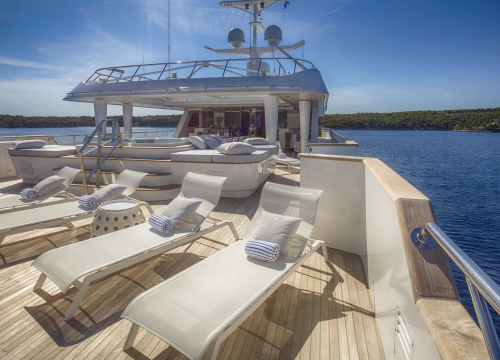 Fotografija 11 - Jahta čiji tjedni najam košta 300 tisuća eura mami poglede na Zlarinu, pogledajte kakva je iznutra