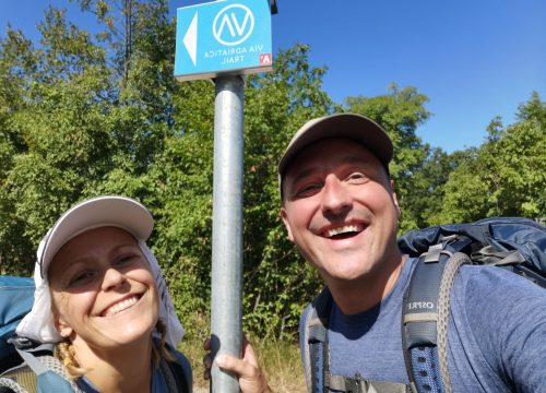 Bruno Šimleša na Kninskoj tvrđavi završava prvu etapu humanitarne avanture, isti dan održat će i promociju knjiga