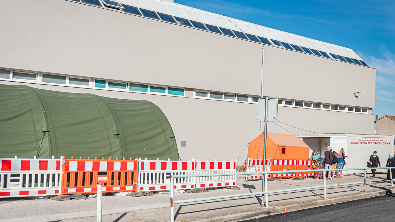 U županiji devet novozaraženih koronavirusom: Iz Šibenika pet i po jedna osoba iz Drniša, Bilica, Tisnog i Ružića