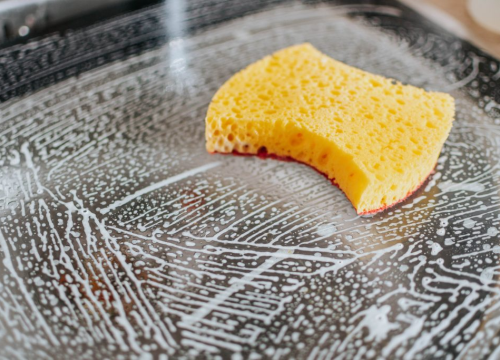 Za 90 sekundi: Trik za eliminiranje 99 posto bakterija u spužvici za pranje suđa