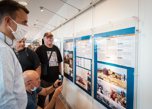 Fotografija 11 - Kako je nastala legenda o bitnici na Žirju: Izložba i film o slavnoj epizodi Domovinskog rata