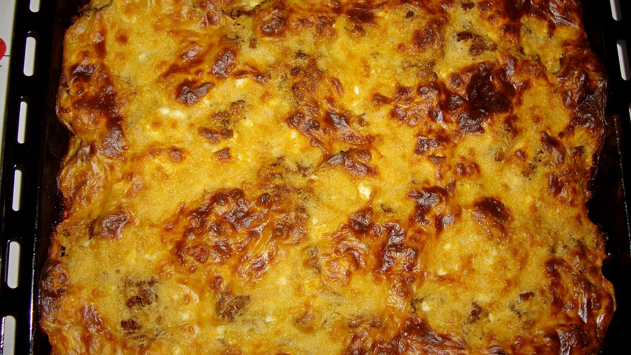Recept za najfiniju musaku s krumpirom, mljevenim mesom i sirom