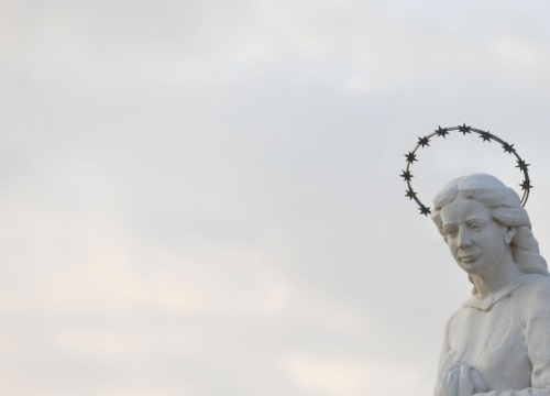 Katolička crkva se ispričala za stoljeće zlostavljanja domorodačke djece u internatima