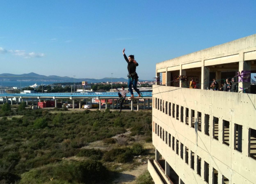 Fotografija 2 - Ova silueta nad kanalom je Šibenčanka Antonia Gašperov: 'Highline je sigurniji od vožnje autom, a adrenalin je najveći neprijatelj u zraku'