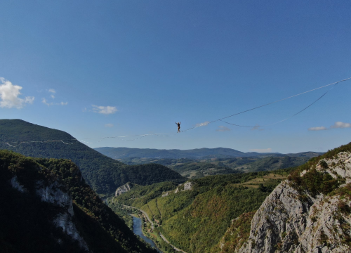 Fotografija 9 - Ova silueta nad kanalom je Šibenčanka Antonia Gašperov: 'Highline je sigurniji od vožnje autom, a adrenalin je najveći neprijatelj u zraku'