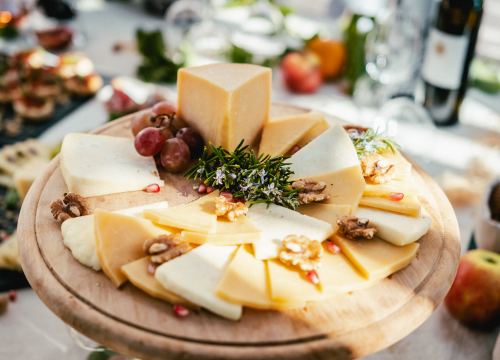 Fotografija 4 - Oni su budućnost hrvatskog ugostiteljstva, učenici TUŠ-a na sv. Mihovilu pokazali kako sljubljuju sir i vino!