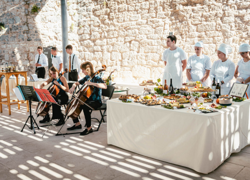 Fotografija 13 - Oni su budućnost hrvatskog ugostiteljstva, učenici TUŠ-a na sv. Mihovilu pokazali kako sljubljuju sir i vino!