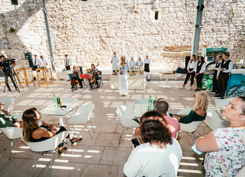 Fotografija 15 - Oni su budućnost hrvatskog ugostiteljstva, učenici TUŠ-a na sv. Mihovilu pokazali kako sljubljuju sir i vino!