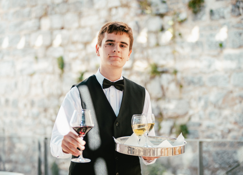 Fotografija 18 - Oni su budućnost hrvatskog ugostiteljstva, učenici TUŠ-a na sv. Mihovilu pokazali kako sljubljuju sir i vino!