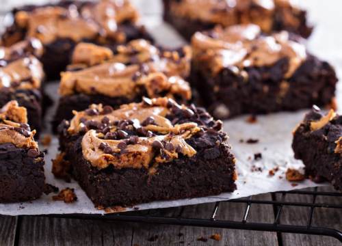 Čokolada i kikiriki: Recept za jednostavan i sočan vikend-kolač bez brašna