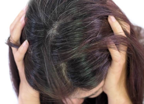 Nikako ne bacajte kosu s češlja: Čuvat ćete je kao oko u glavi kada vidite koliko je korisna u kućanstvu