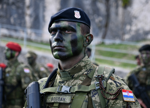 Fotografija 2 - Polaznicima obuke za razvoj vođa uručene diplome: Dva dana su hodali od Udbine do Knina